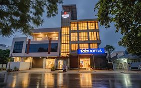 Fabhotel Saket Inn