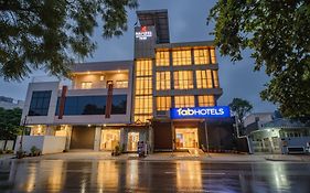 Fabhotel Saket Inn